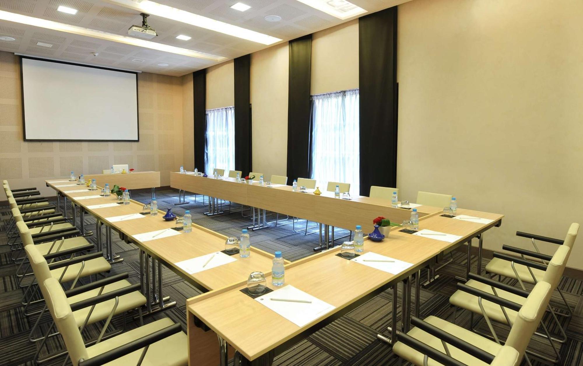 Barcelo Palmeraie Oasis Resort (Adults Only) Marrakesh Esterno foto Meeting room