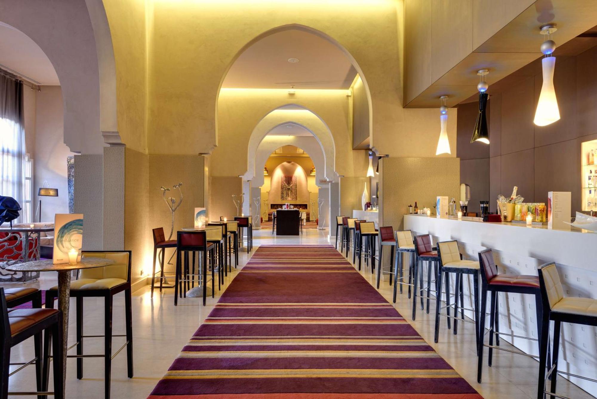 Barcelo Palmeraie Oasis Resort (Adults Only) Marrakesh Esterno foto The bar at the Hotel de Crillon
