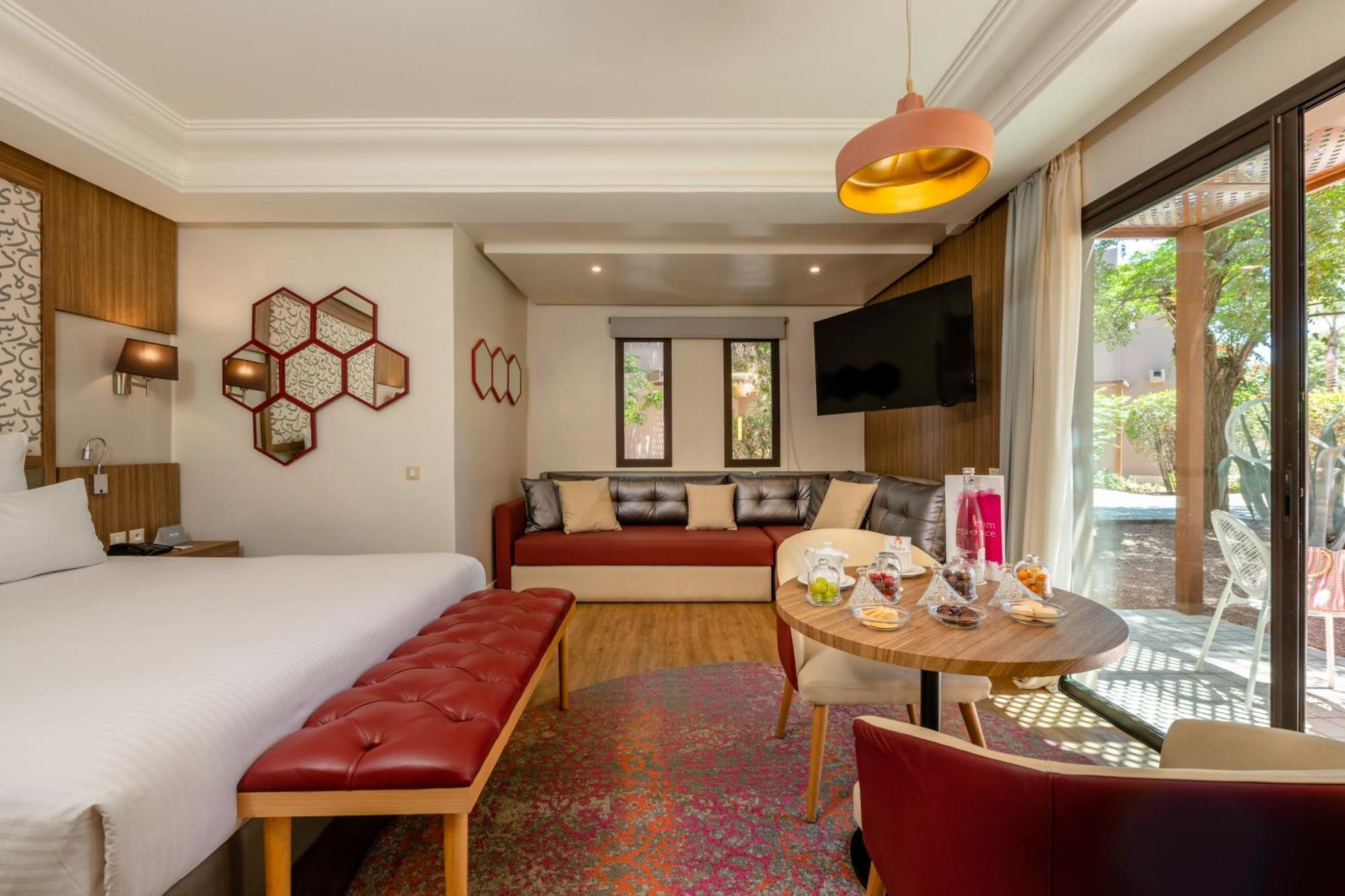 Barcelo Palmeraie Oasis Resort (Adults Only) Marrakesh Esterno foto A room at the hotel