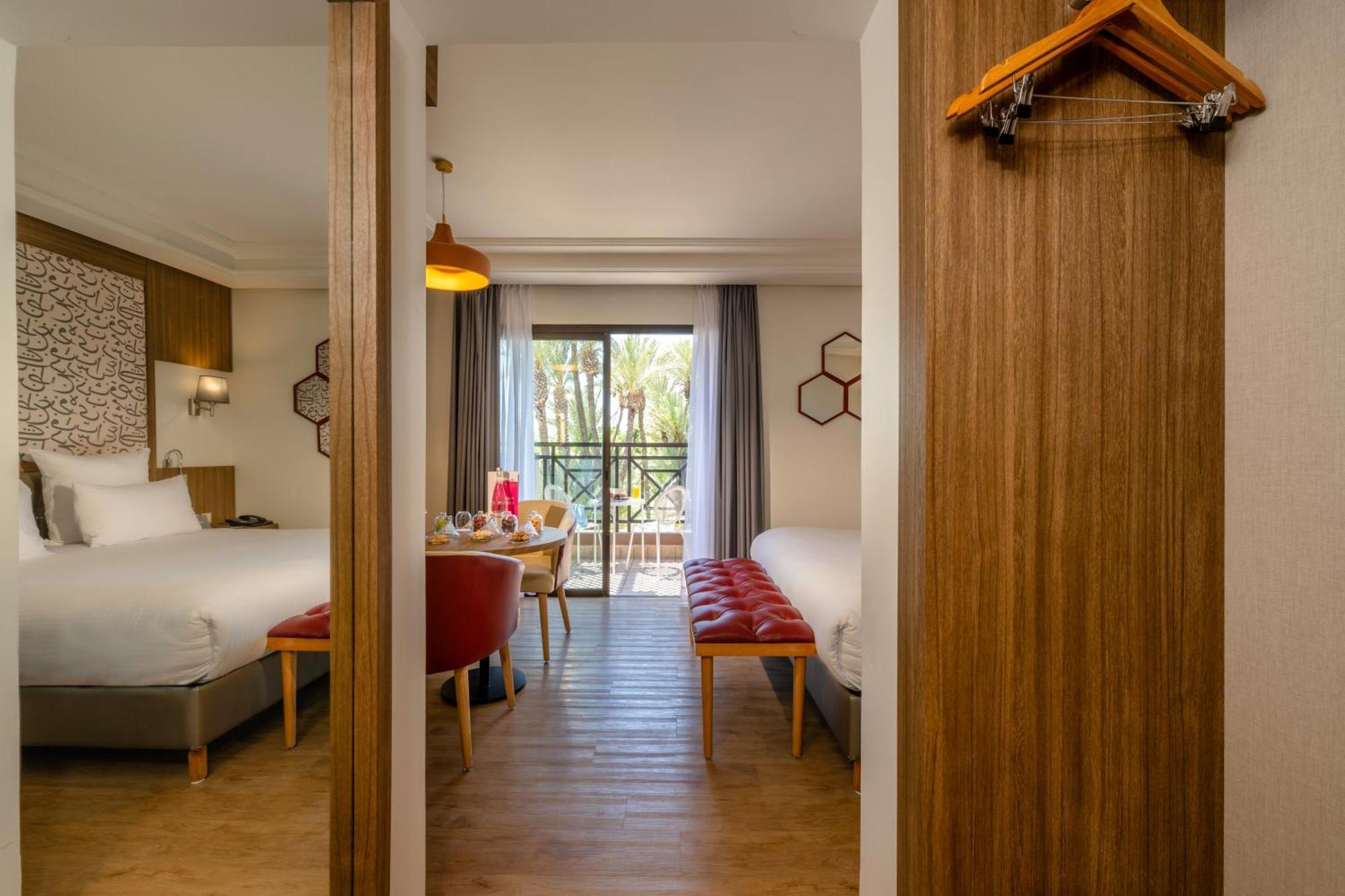 Barcelo Palmeraie Oasis Resort (Adults Only) Marrakesh Esterno foto A room at the hotel